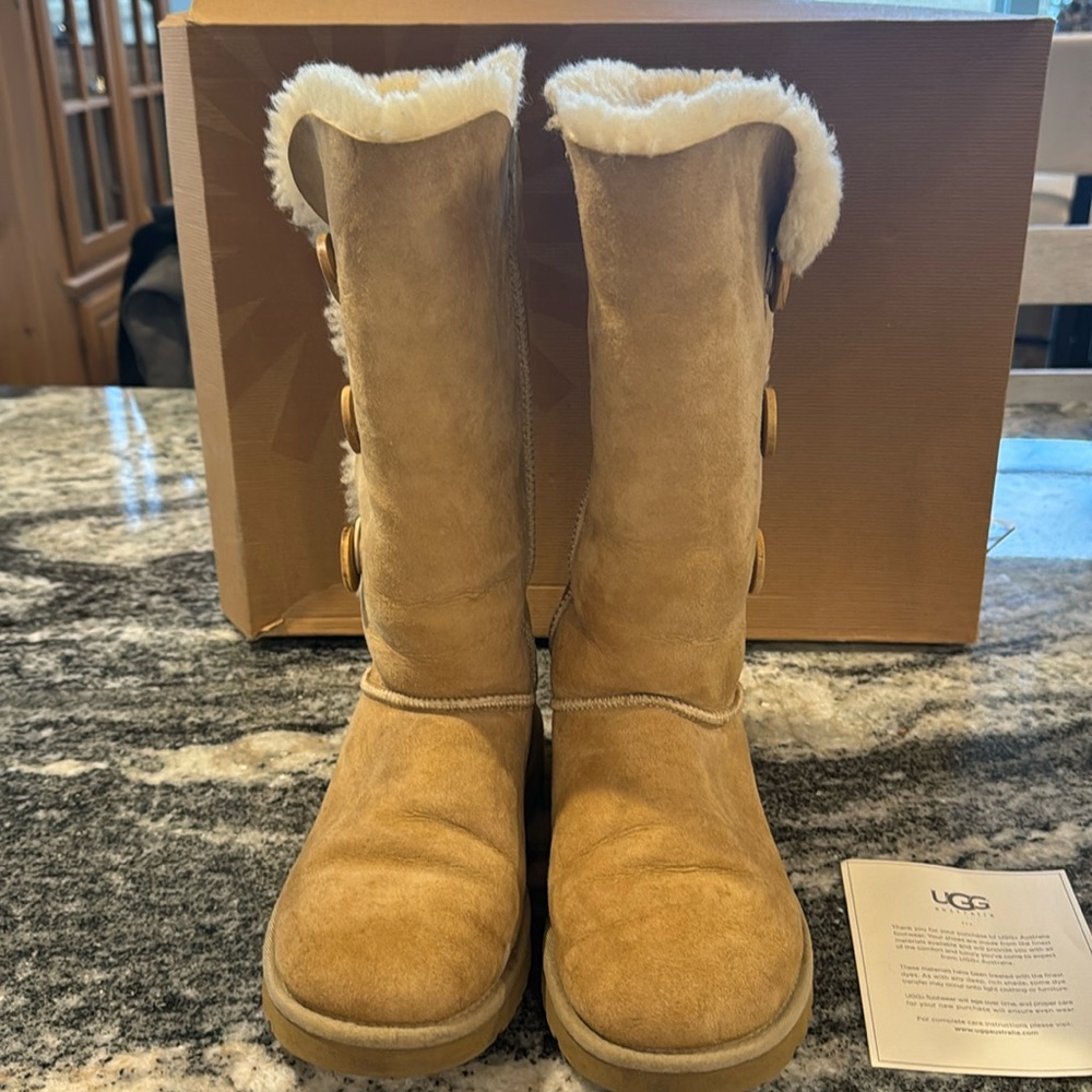 Bailey Button Triplet - image 1